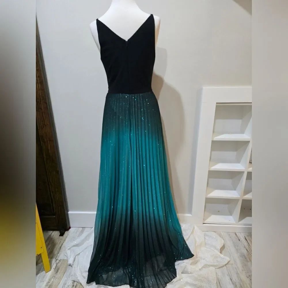 Betsy & Adam Berkley V-Neck Jersey Pleated Glitter Dress NWOT Sz 6 Teal/Black - Picture 4 of 5
